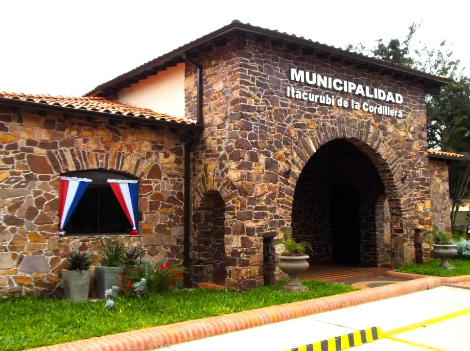 Palacio_municipal_de_Itacurubí_de_la_Cordillera